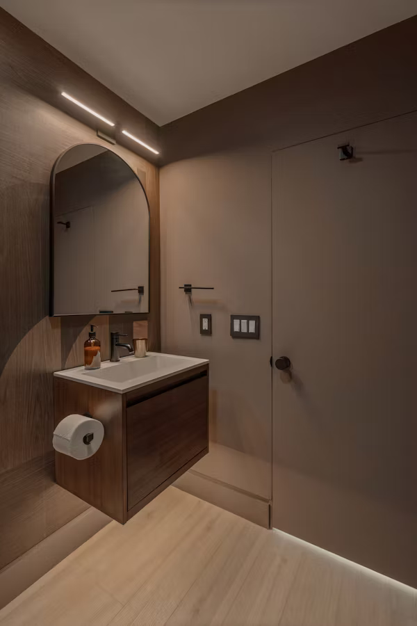 Premium bathroom vanity and sanitary display